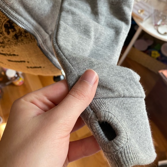 Vans gray jacket with fur lined hood - Picture 6 of 10